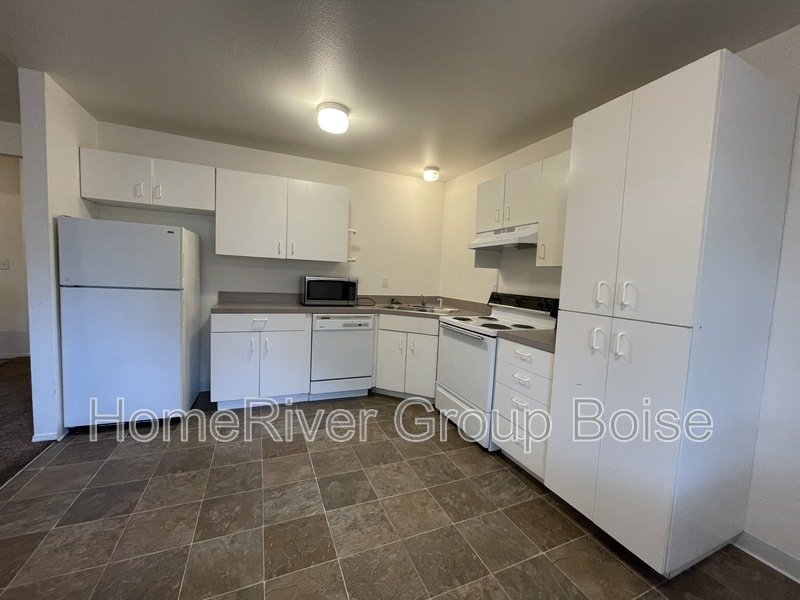 Apply Today! 6973 W Susan Ln 102 property image