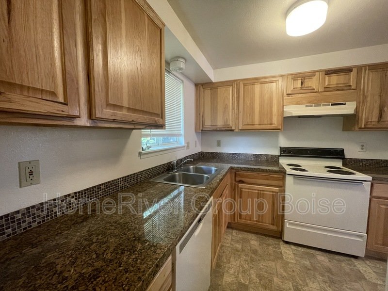 Apply Today! 262 N Latah St Apt 201 property image