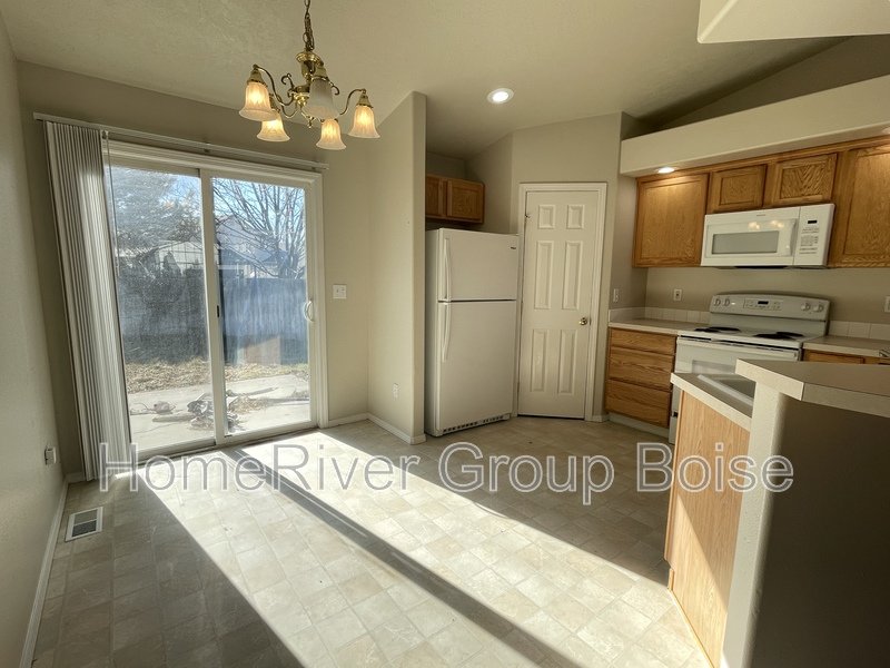 Apply Today! 2233 W Mountain Pointe Ct Nampa, ID 83651 property image