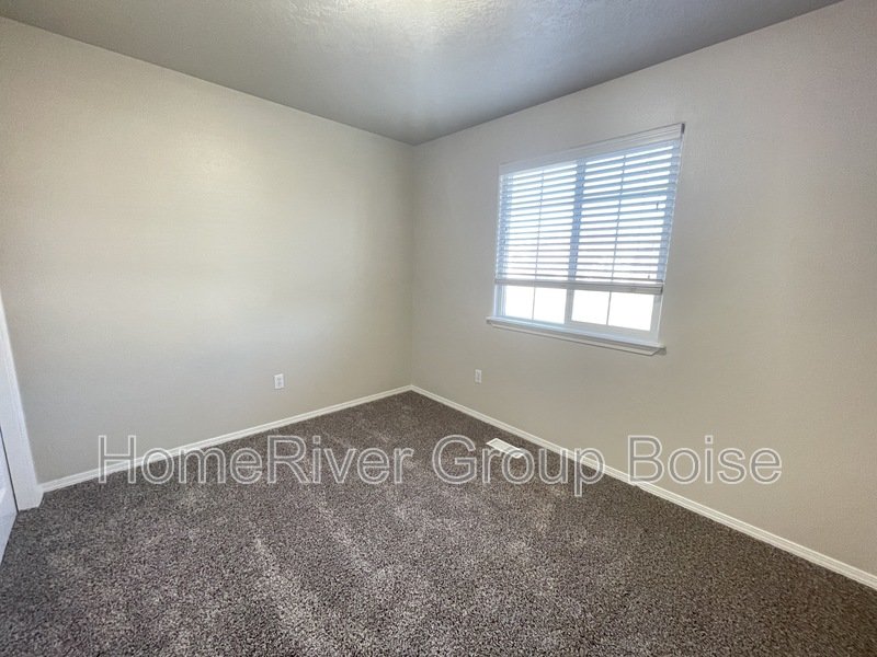 Apply Today! 2233 W Mountain Pointe Ct Nampa, ID 83651 property image