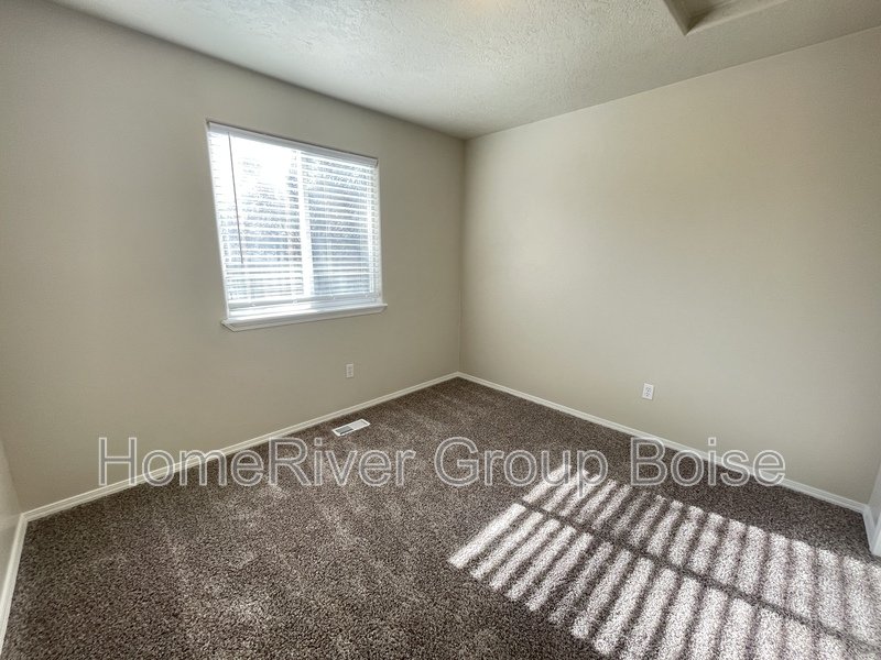 Apply Today! 2233 W Mountain Pointe Ct Nampa, ID 83651 property image