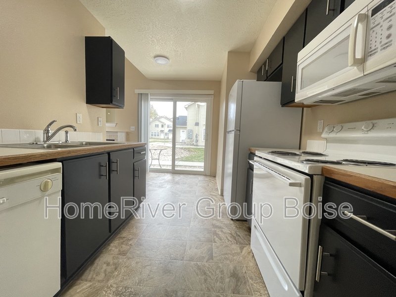 Apply Today! 1329 N Stephanie Ln Apt 102, Nampa, ID 83651 property image