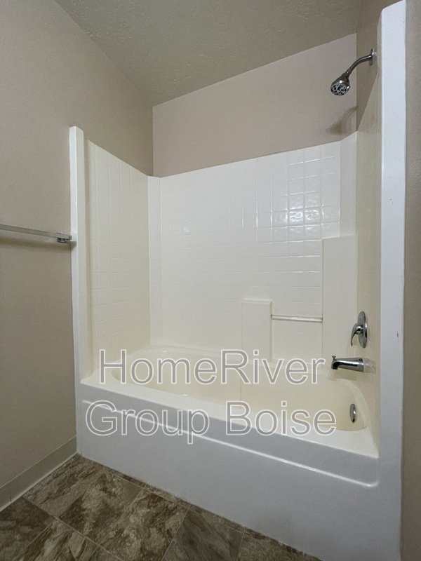 Apply Today! 1329 N Stephanie Ln Apt 102, Nampa, ID 83651 property image