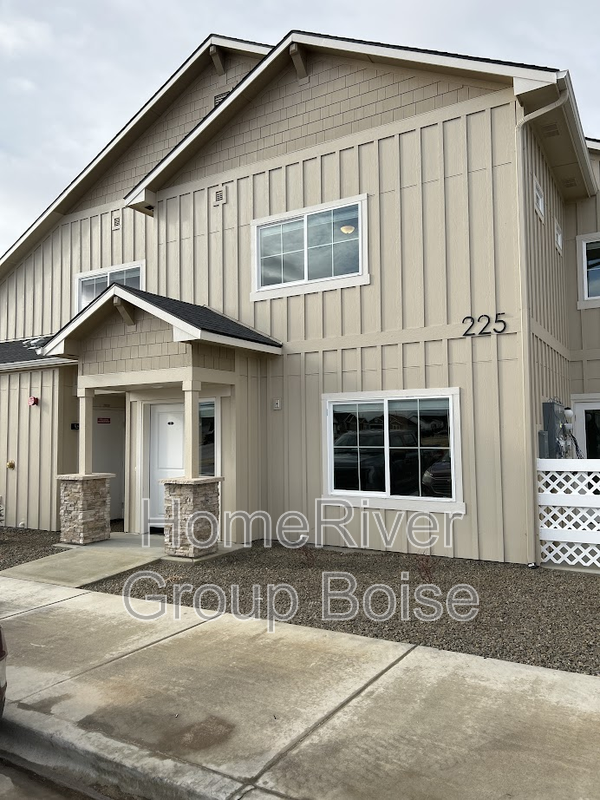 Pet-Friendly! Apply Today! 225 S Roaming Ln Apt 104 Kuna ID 83634 property image