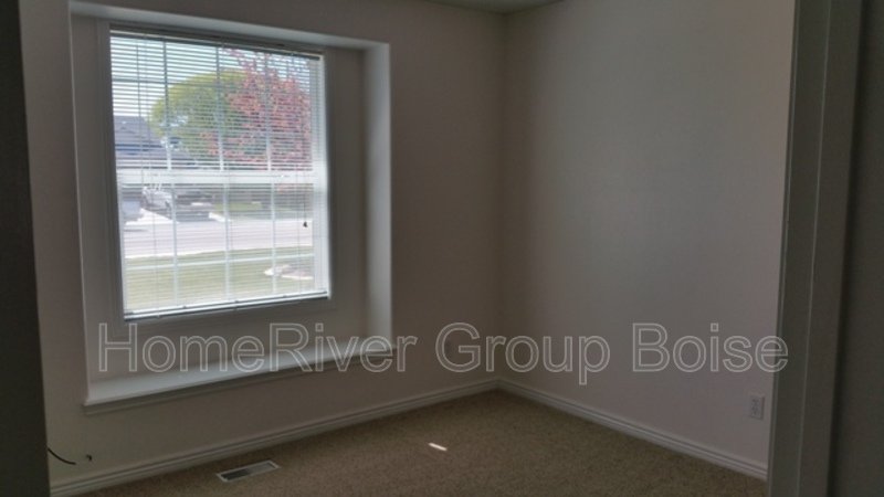 Apply Today! 1602 Spruce Creek Loop property image