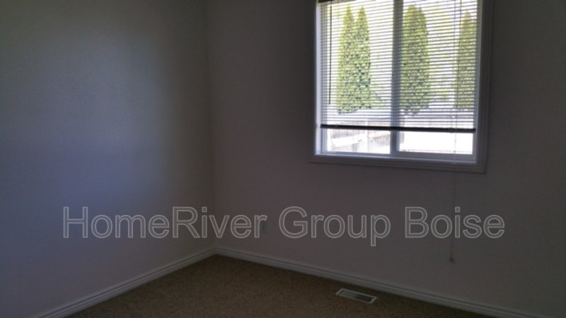 Apply Today! 1602 Spruce Creek Loop property image