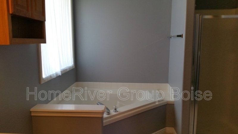 Apply Today! 1602 Spruce Creek Loop property image