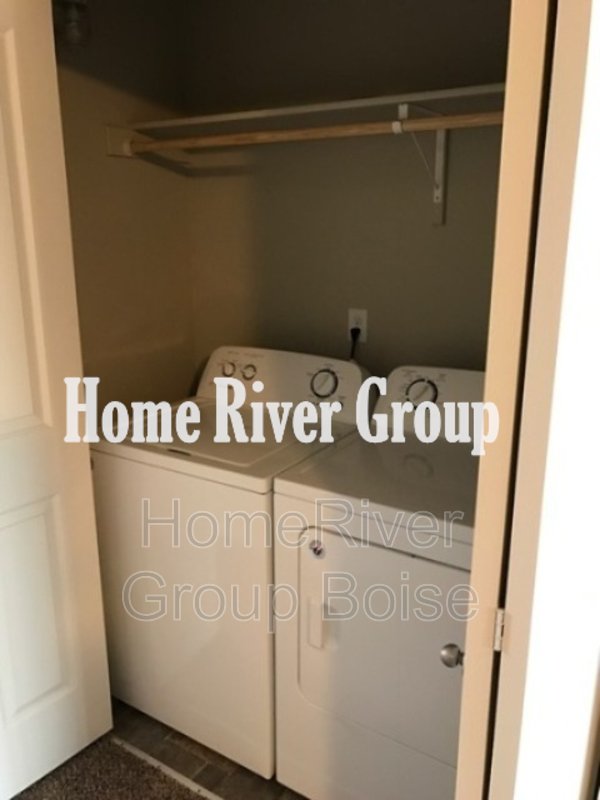 Apply Now!! 1322 Edgewater Circle 201 Nampa, ID 83686 property image