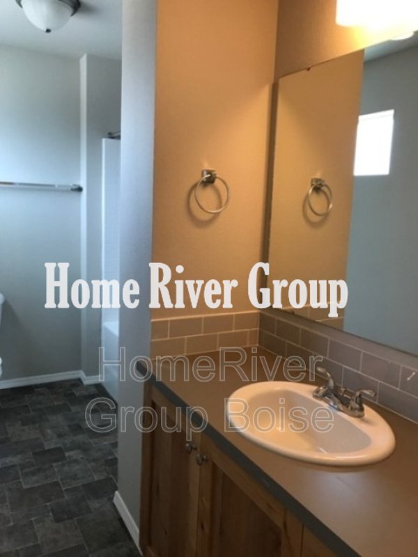 Apply Now!! 1322 Edgewater Circle 201 Nampa, ID 83686 property image