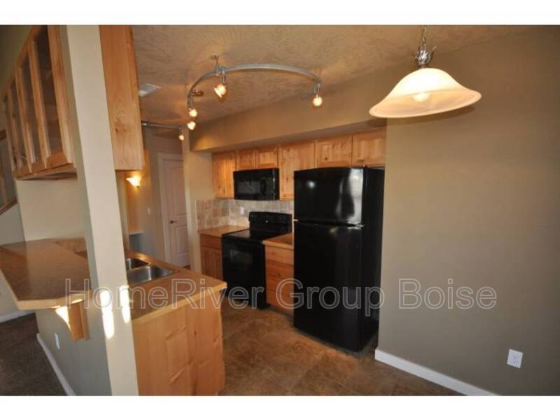 Stylish 2-Bedroom Townhome in Desirable Sendero Community property image