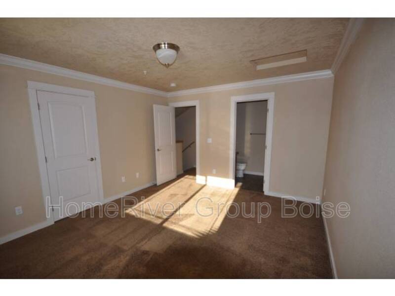 Stylish 2-Bedroom Townhome in Desirable Sendero Community property image