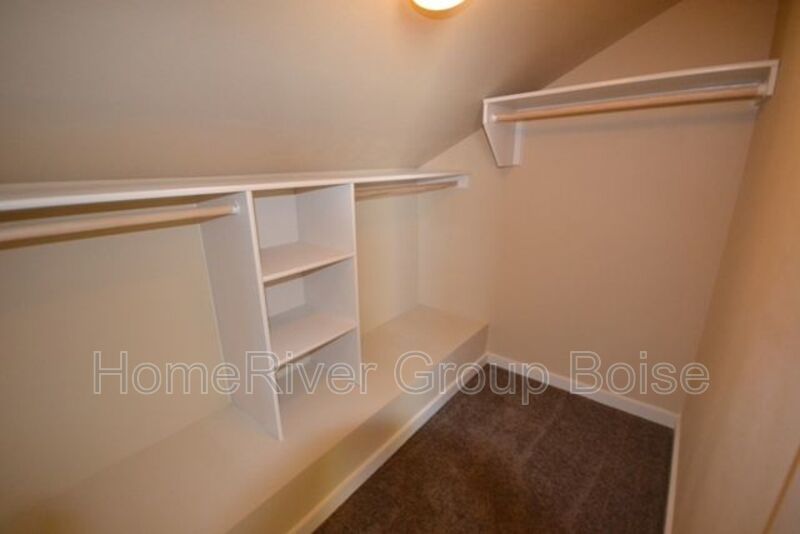 Stylish 2-Bedroom Townhome in Desirable Sendero Community property image