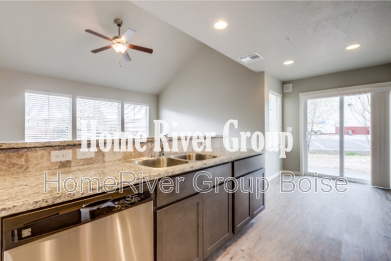 Apply Now!! 949 Travel Lane 102 Kuna, ID 83634 property image