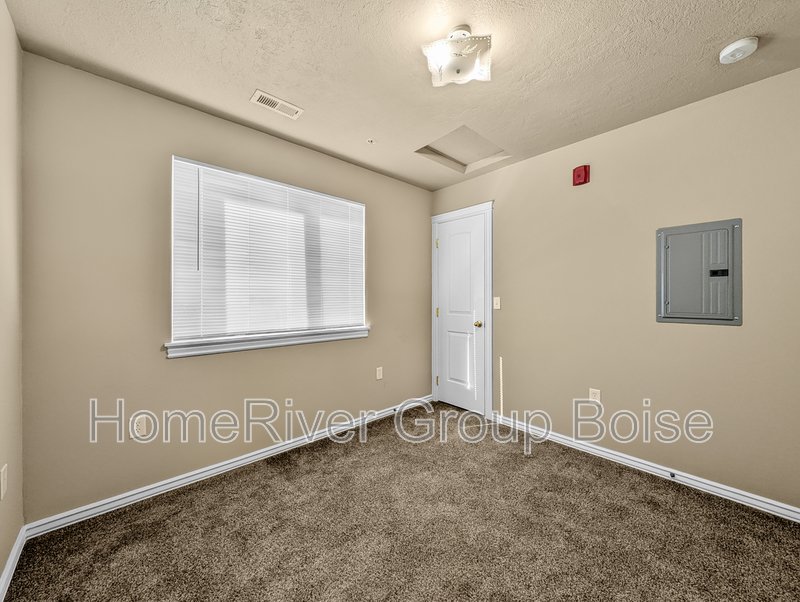 Apply Now! 10137 W Rifleman Dr 103 Boise, ID 83704 property image