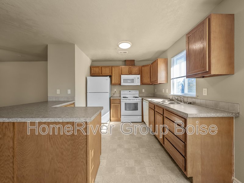 Apply Now! 10137 W Rifleman Dr 103 Boise, ID 83704 property image