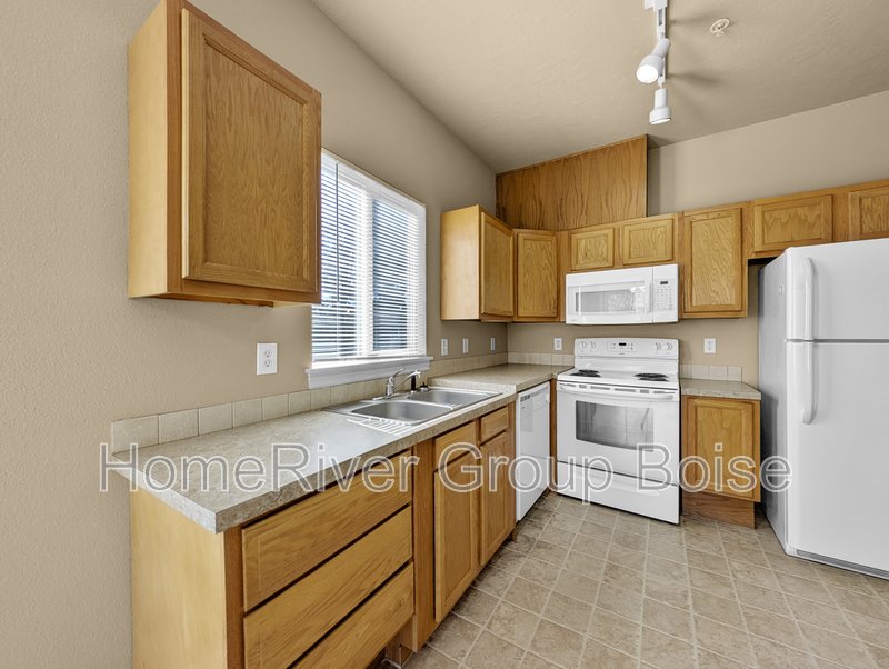 Apply Today!! 10137 W Rifleman Dr 102 Boise, ID 83704 property image