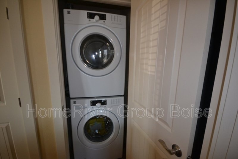 Apply Now!! 9121 W Brogan Dr property image