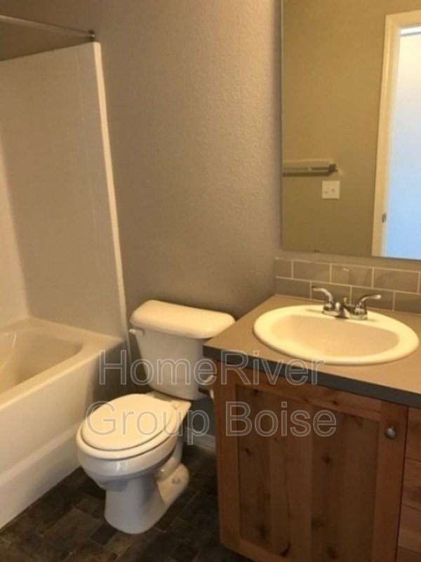 Apply Today! 1328 Edgewater Circle 201 Nampa, ID 83686 property image