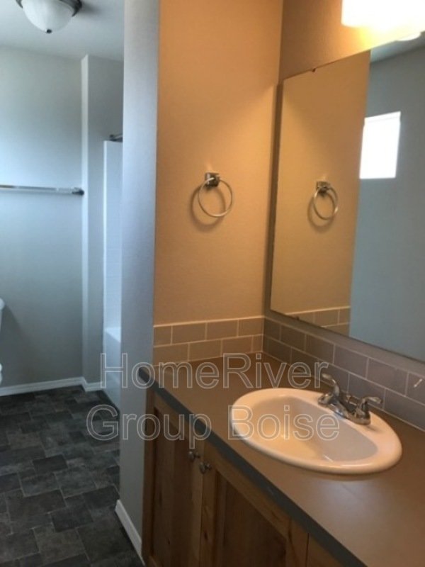 Apply Today! 1328 Edgewater Circle 201 Nampa, ID 83686 property image