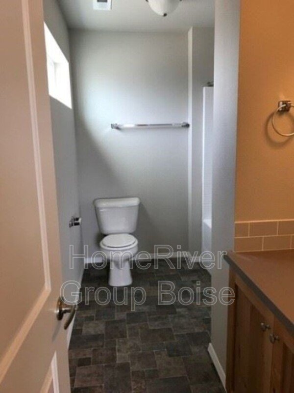 Apply Today! 1328 Edgewater Circle 201 Nampa, ID 83686 property image