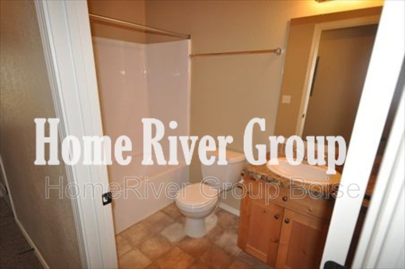 Beautiful 2 Bed, 2 Bath Apartment in the Heart of Meridian! property image