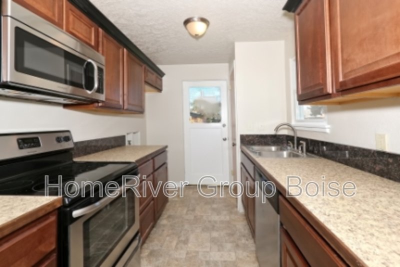 Beautifully Remodeled Duplex with Modern Upgrades and Private Yard property image