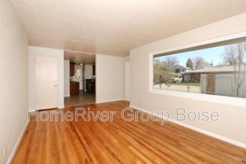 Beautifully Remodeled Duplex with Modern Upgrades and Private Yard property image