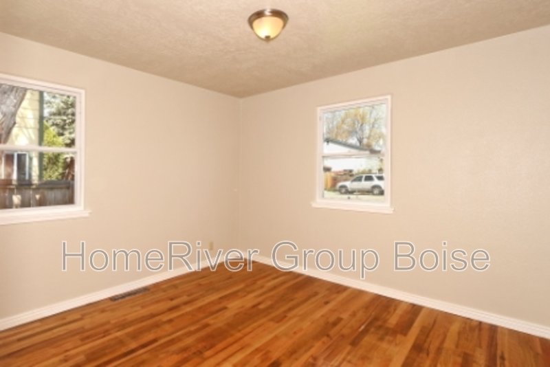 Beautifully Remodeled Duplex with Modern Upgrades and Private Yard property image