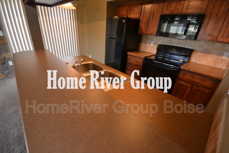 Charming 2-Bedroom Townhome with Community Pool &amp; Clubhouse in Sendero property image