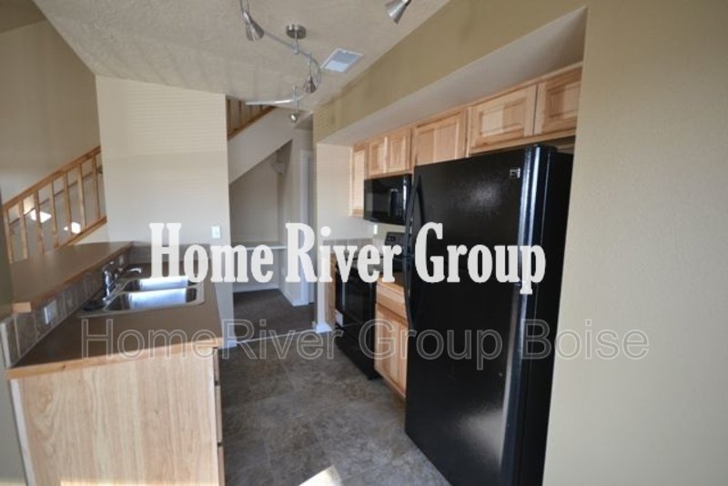Charming 2-Bedroom Townhome with Community Pool &amp; Clubhouse in Sendero property image