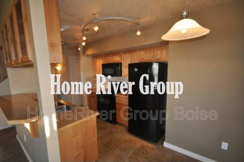 Charming 2-Bedroom Townhome with Community Pool &amp; Clubhouse in Sendero property image