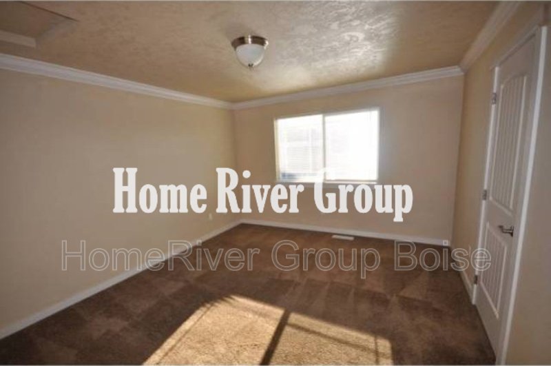 Charming 2-Bedroom Townhome with Community Pool &amp; Clubhouse in Sendero property image