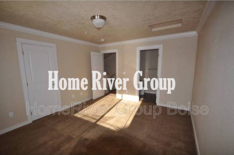 Charming 2-Bedroom Townhome with Community Pool &amp; Clubhouse in Sendero property image