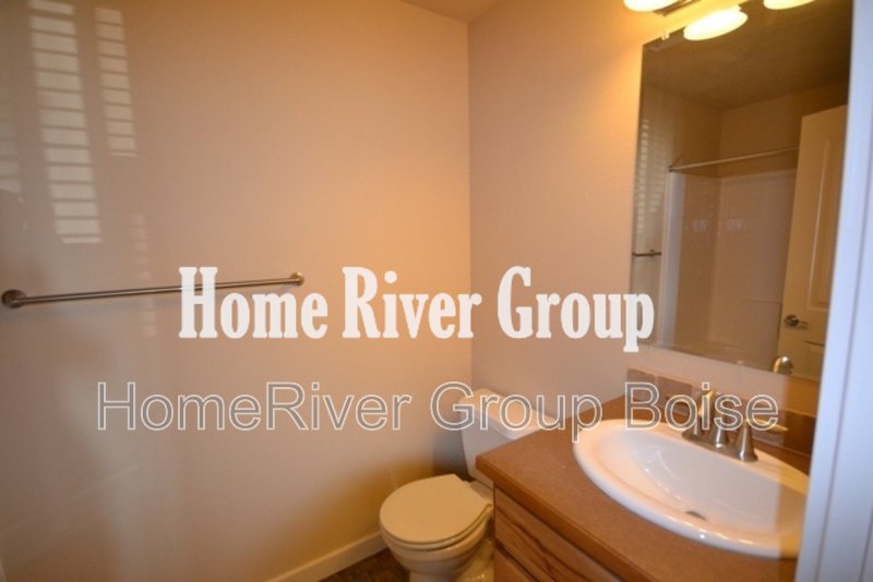 Charming 2-Bedroom Townhome with Community Pool &amp; Clubhouse in Sendero property image