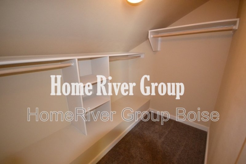 Charming 2-Bedroom Townhome with Community Pool &amp; Clubhouse in Sendero property image