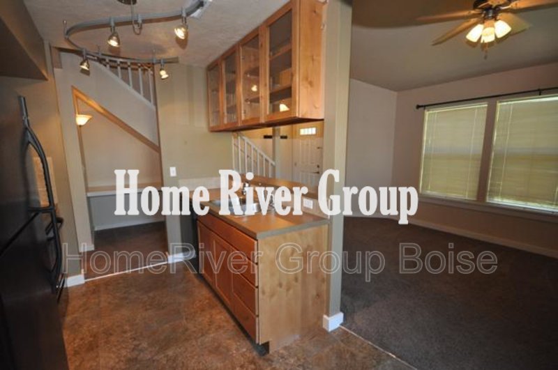 Charming 2-Bedroom Townhome with Community Pool &amp; Clubhouse in Sendero property image