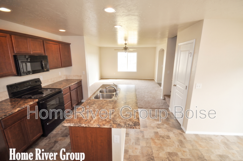 Charming Craftsman Home Near Community Pool and Park! property image
