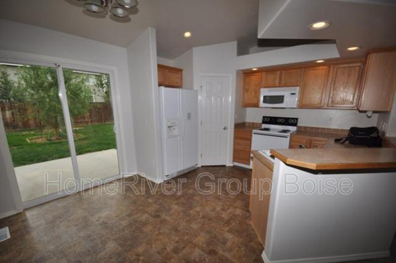 Spacious 4-Bedroom Meridian Home with Bonus Room &amp; Fully Fenced Backya property image