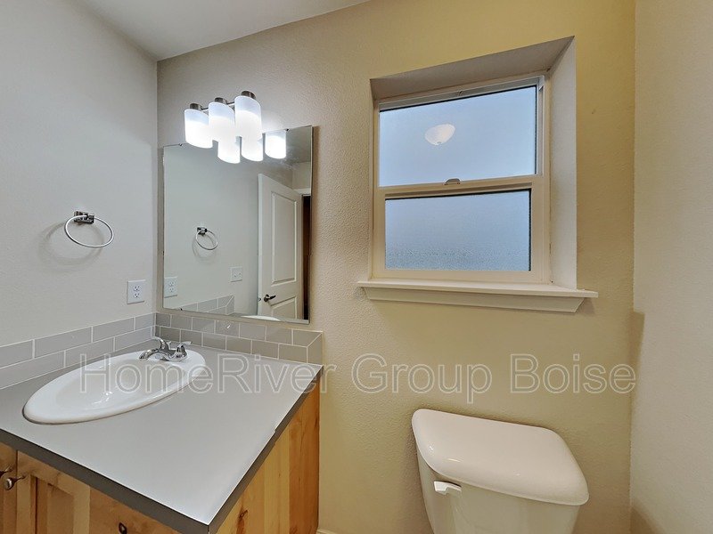 Apply Today! 1322 S Edgewater Cir Apt 102 Nampa, ID 83686 property image