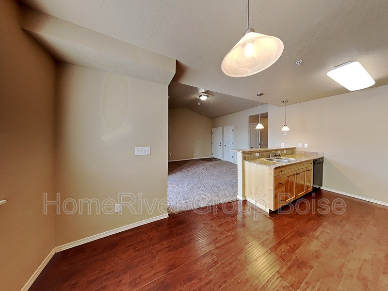 Beautiful 2 Bed / 2 Bath Apartment in Prime Meridian Location! property image