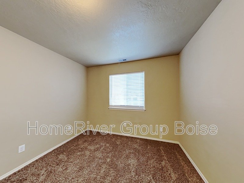 Beautiful 2 Bed / 2 Bath Apartment in Prime Meridian Location! property image