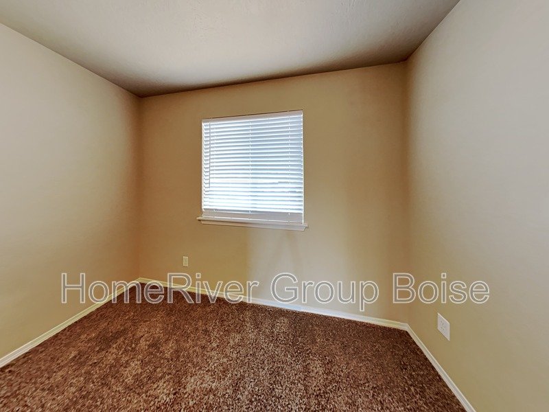 Beautiful 2 Bed / 2 Bath Apartment in Prime Meridian Location! property image