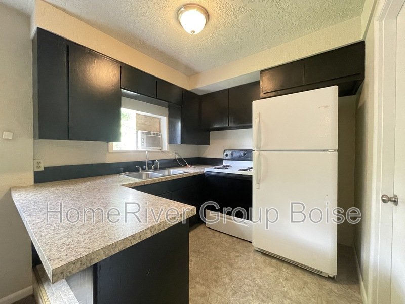 Apply Today! 917 N Riviera Dr Boise ID 83703 property image