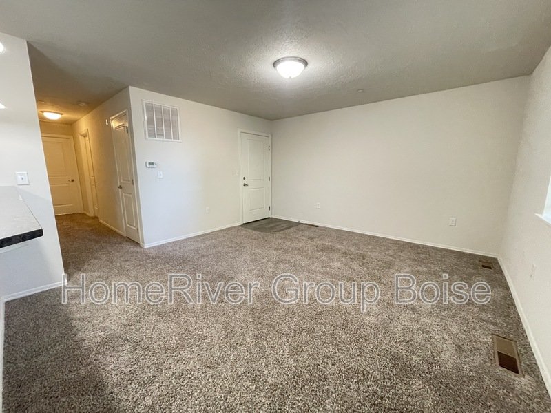 Apply Today! 1324 S Edgewater Cir Apt 102 Nampa, ID 83686 property image