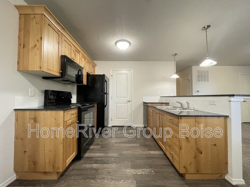 Apply Today! 1324 S Edgewater Cir Apt 102 Nampa, ID 83686 property image