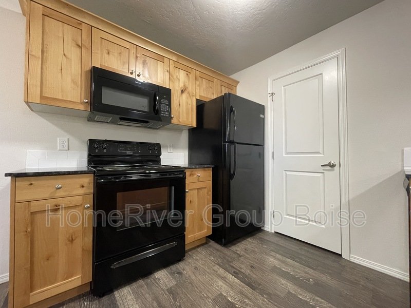 Apply Today! 1324 S Edgewater Cir Apt 102 Nampa, ID 83686 property image
