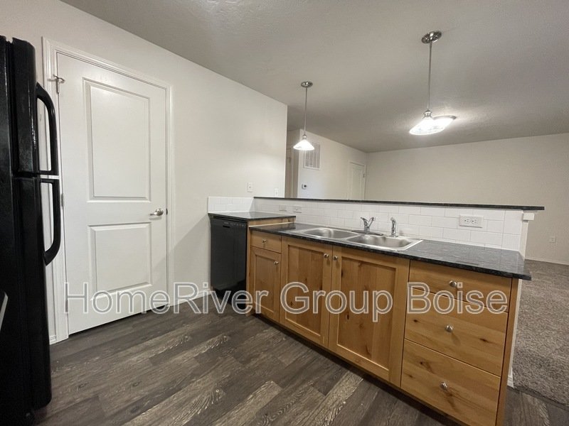 Apply Today! 1324 S Edgewater Cir Apt 102 Nampa, ID 83686 property image