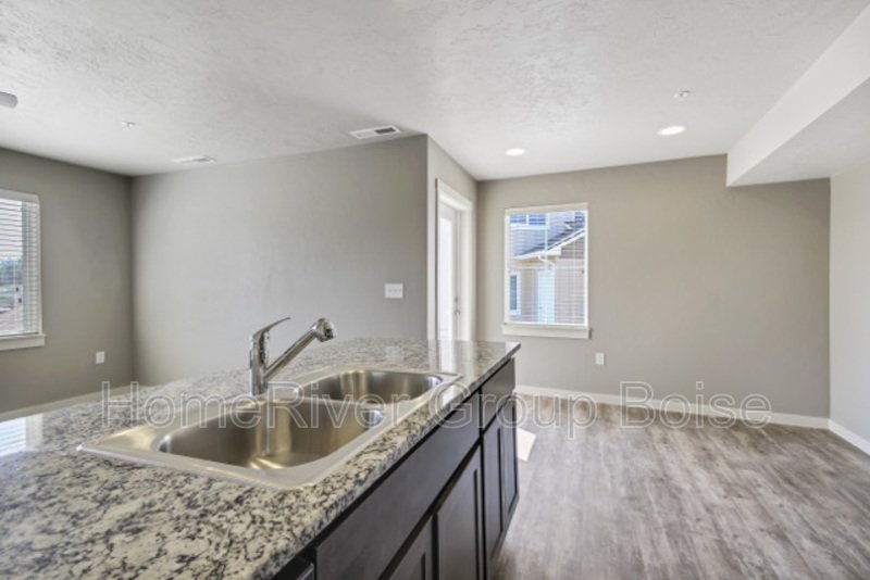 Apply Now!! 835 E Wandering Ln 103 Kuna, ID 83634 property image