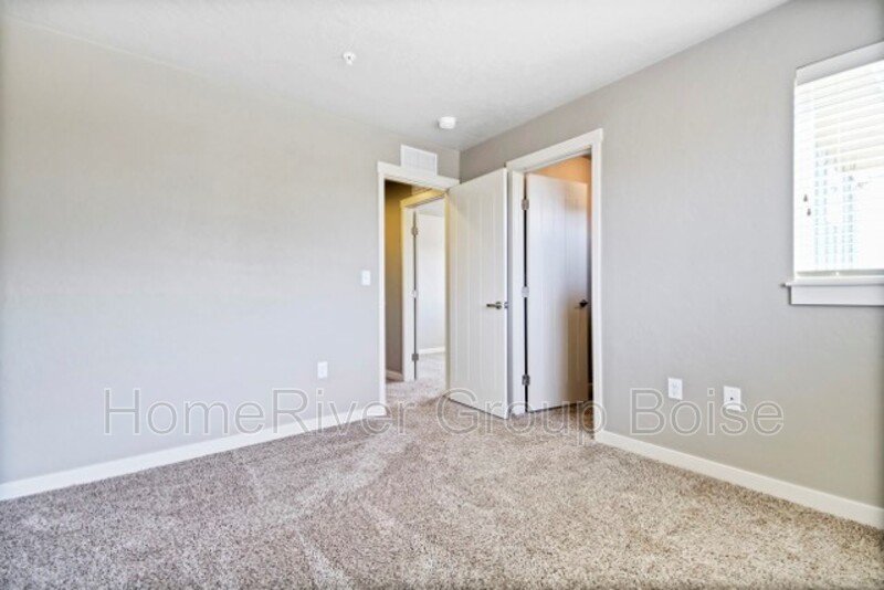 Apply Now!! 835 E Wandering Ln 103 Kuna, ID 83634 property image