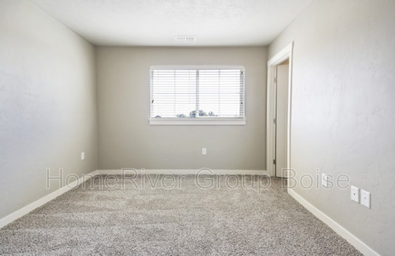 Apply Now!! 835 E Wandering Ln 103 Kuna, ID 83634 property image